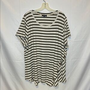 Women's Stylish and Comfortable Short Sleeve, Plus Size, Striped Top. Size 2X